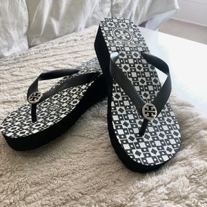 Authentic Never Worn Tory Burch Sandals